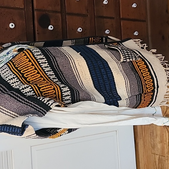 VTG Serape Poncho Wool Blanket Vest with Fringe. Western, Boho, Festival Pattern - Picture 4 of 11